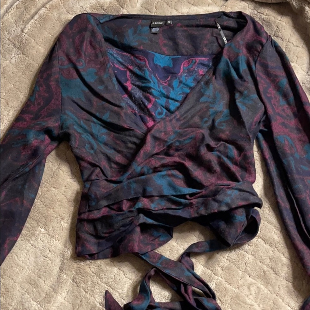 New vintage wrap top